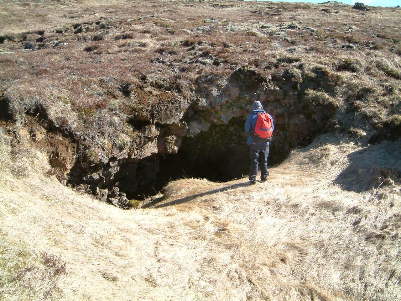 Búri – Gjögur – Fjallsendahellir – Árnahellir – Ferlir