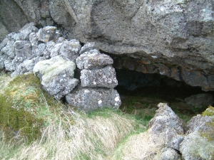 Gvendarbrunnshæðarhellir.