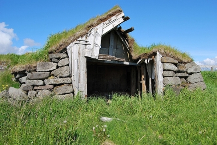 Íslenski torfbærinn – Hörður Ágústsson – Ferlir