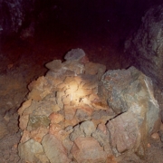 Gullbringuhellir-bæli-6 Gullbringuhellir